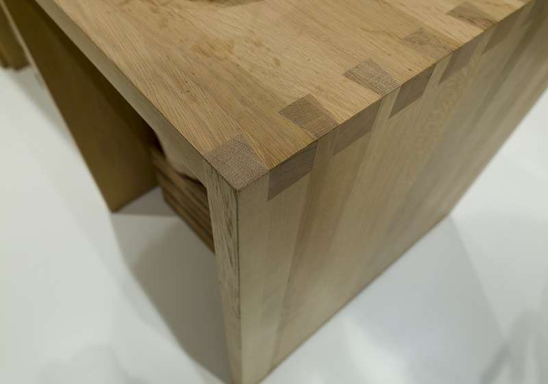 Angefertigter Tisch aus Holz