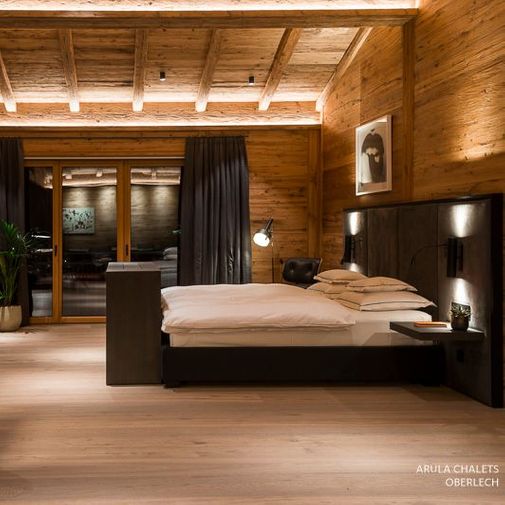 Hotelzimmer mit Möbel vom Tischler